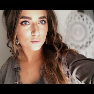 Meet your Posher, Maggie